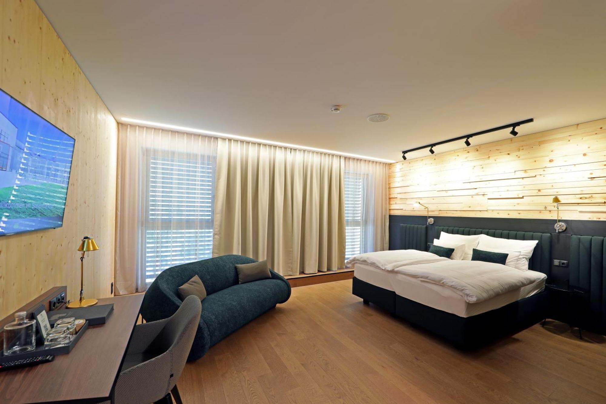 Hotel Steiermarkhof Graz - Aus Holz Gebaut, Von Huegeln Gekuesst 외부 사진