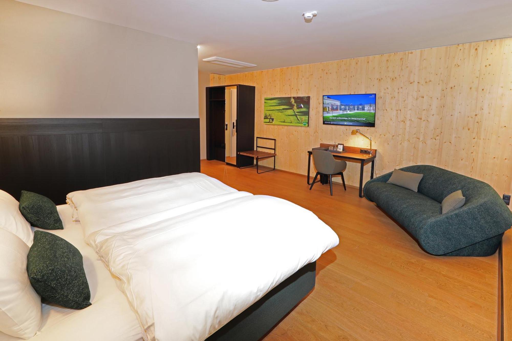 Hotel Steiermarkhof Graz - Aus Holz Gebaut, Von Huegeln Gekuesst 외부 사진